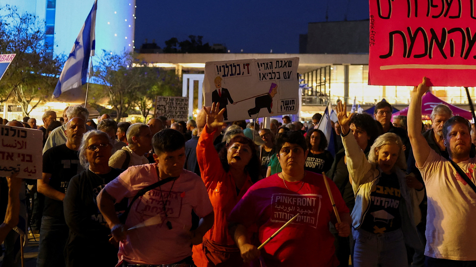 Centenas de israelenses protestam enquanto conversações de paz entre EUA e Irã estagnam