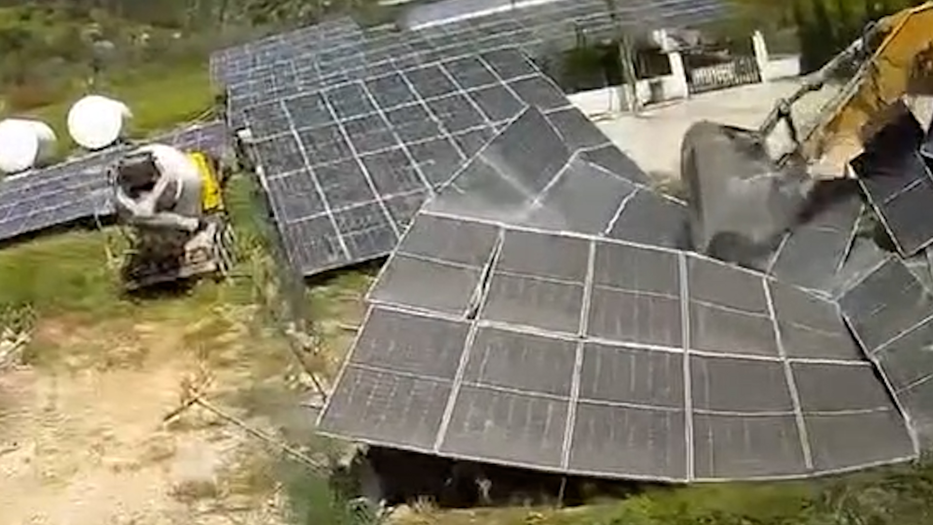 Destruição de Painéis Solares em Sul do Líbano: Um Conflito entre Energia Renovável e Tensão Geopolítica