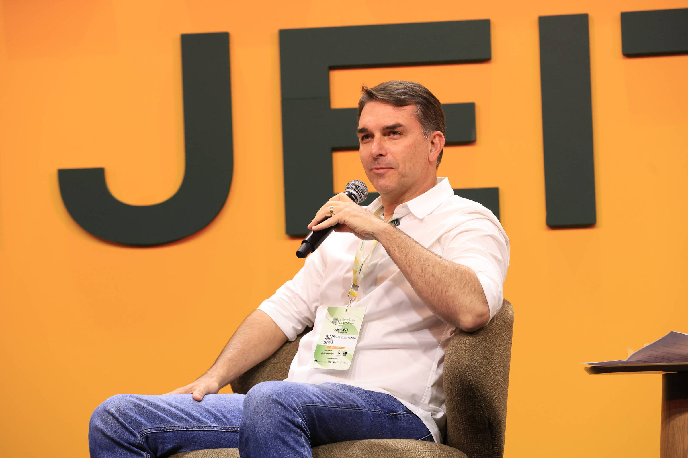 Reforma Tributária: Um Campo Minado para Flávio Bolsonaro