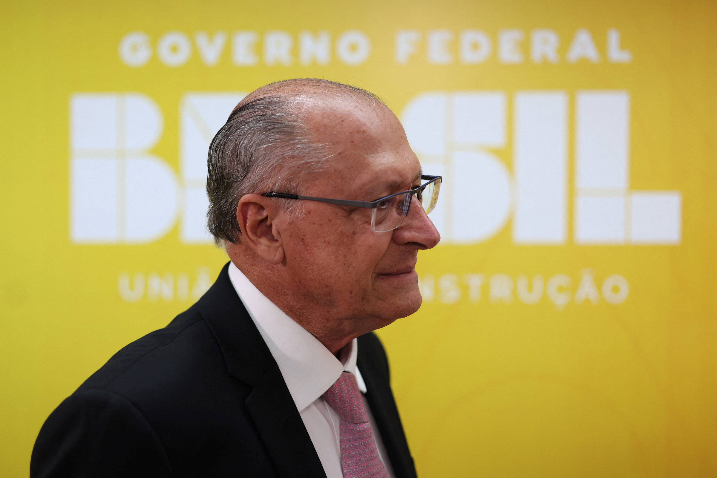 Alckmin anuncia R$ 10 bilhões em crédito para máquinas agrícolas durante a Agrishow 2026