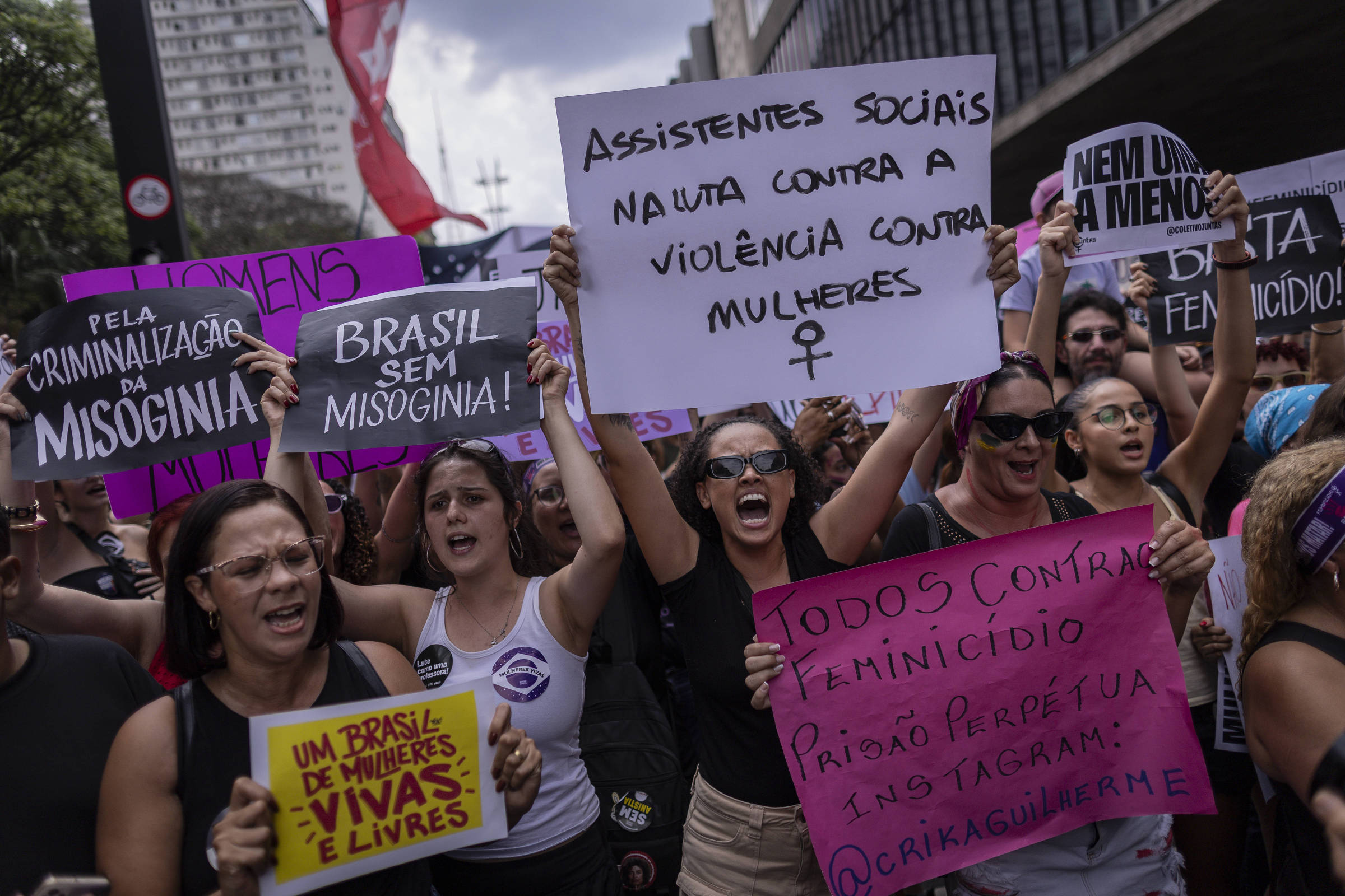 Governistas afirmam que criação de grupo para discutir projeto da misoginia visa postergar votação
