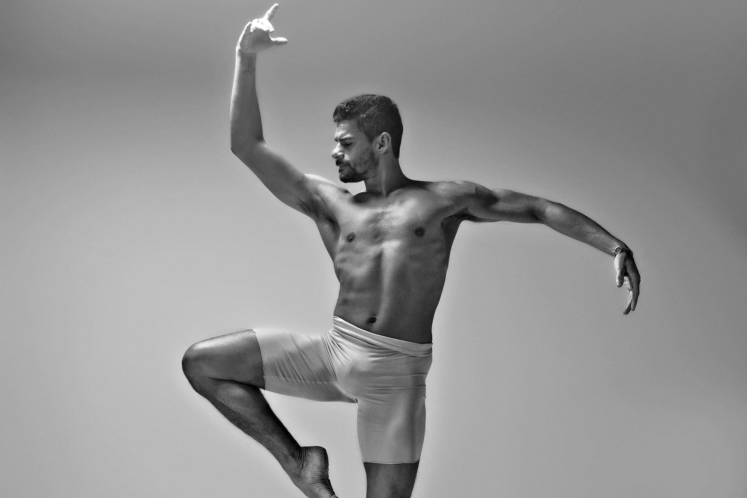 Thiago Soares, Ex-Primeiro Bailarino do Royal Ballet, Apresenta 'Carmem' em São Paulo
