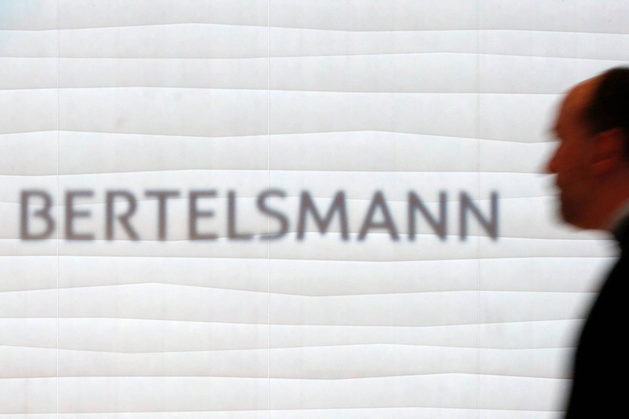 Gigante da Mídia Bertelsmann vive Transformação Familiar Inesperada na Sucessão