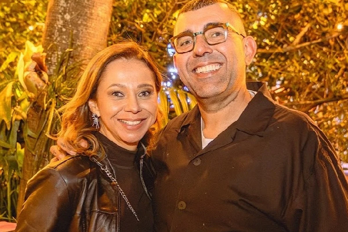 Em cerimônia intimista, Jeffim Rueda se casa com Simone Moreno