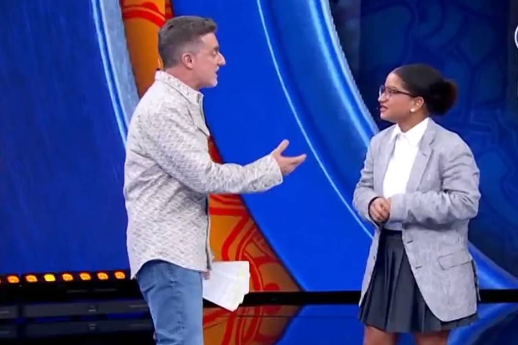 Pergunta de Luciano Huck sobre imigração gera constrangimento no Domingão