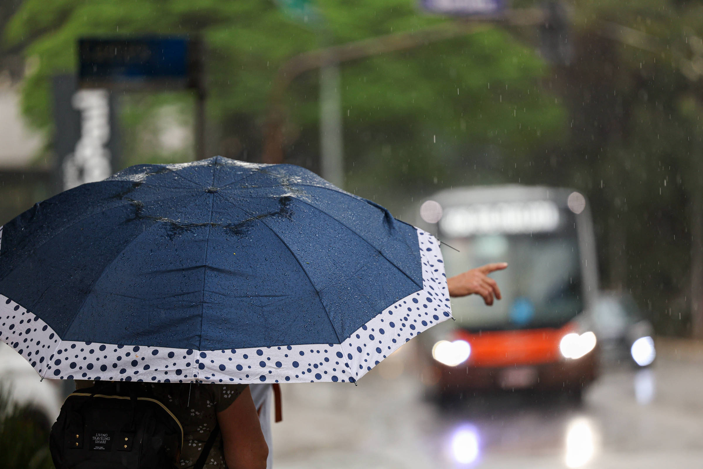 Frente Fria Provoca Chuvas na Cidade de São Paulo nesta Segunda-feira (27)