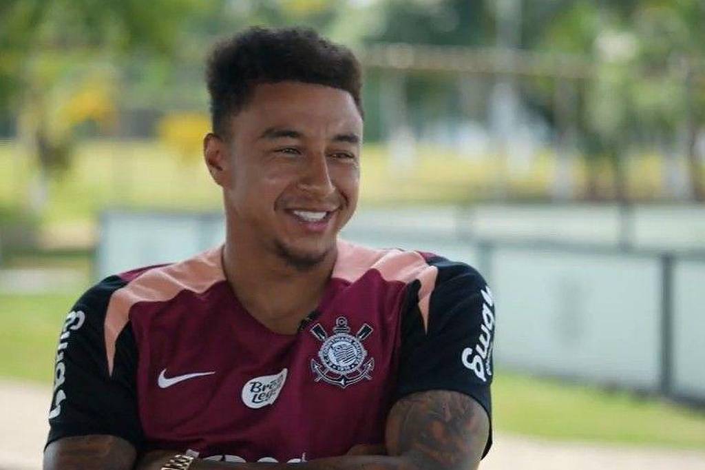 Nunca vi isso antes: jogador inglês fala à BBC sobre estreia no futebol brasileiro e relação com torcida do Corinthians