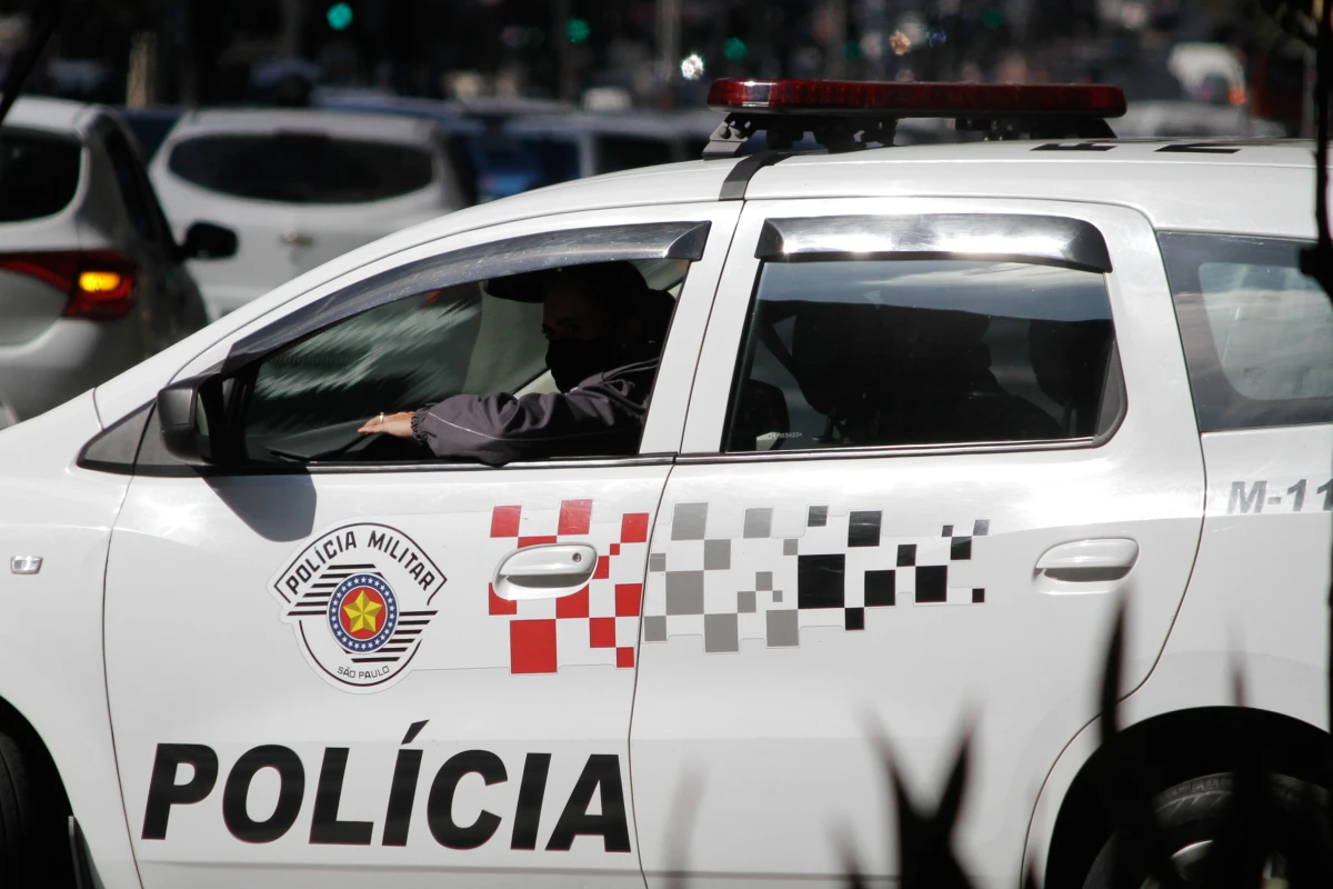 Tentativa de Homicídio: Mulher é Presa Após Agredir Homem com Foice em São Paulo