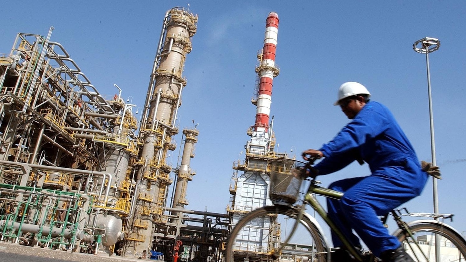 Emirados Árabes Unidos Anunciam Saída da OPEC: Um Novo Capítulo na Produção de Energia