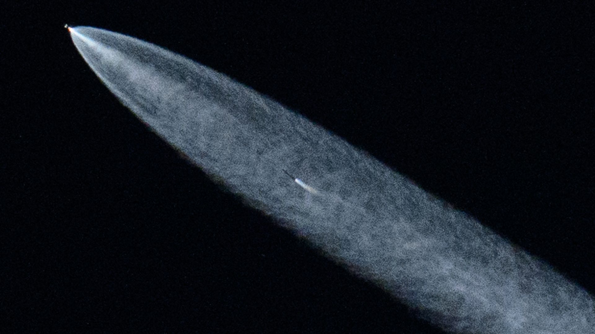 Previsão de Impacto: Parte de Foguete da SpaceX poderá Colidir com a Lua Neste Verão