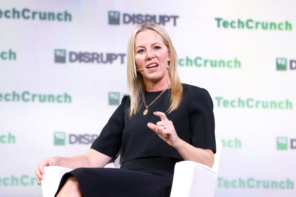 Katie Haun Levanta $1 Bilhão para Novos Fundos de Investimento em Cripto e Blockchain