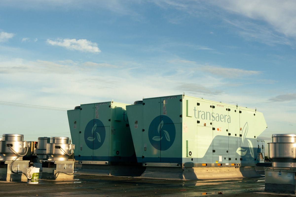 Amazon Apostando em Desumidificação Inspirada no Prêmio Nobel para Reduzir Consumo de Energia
