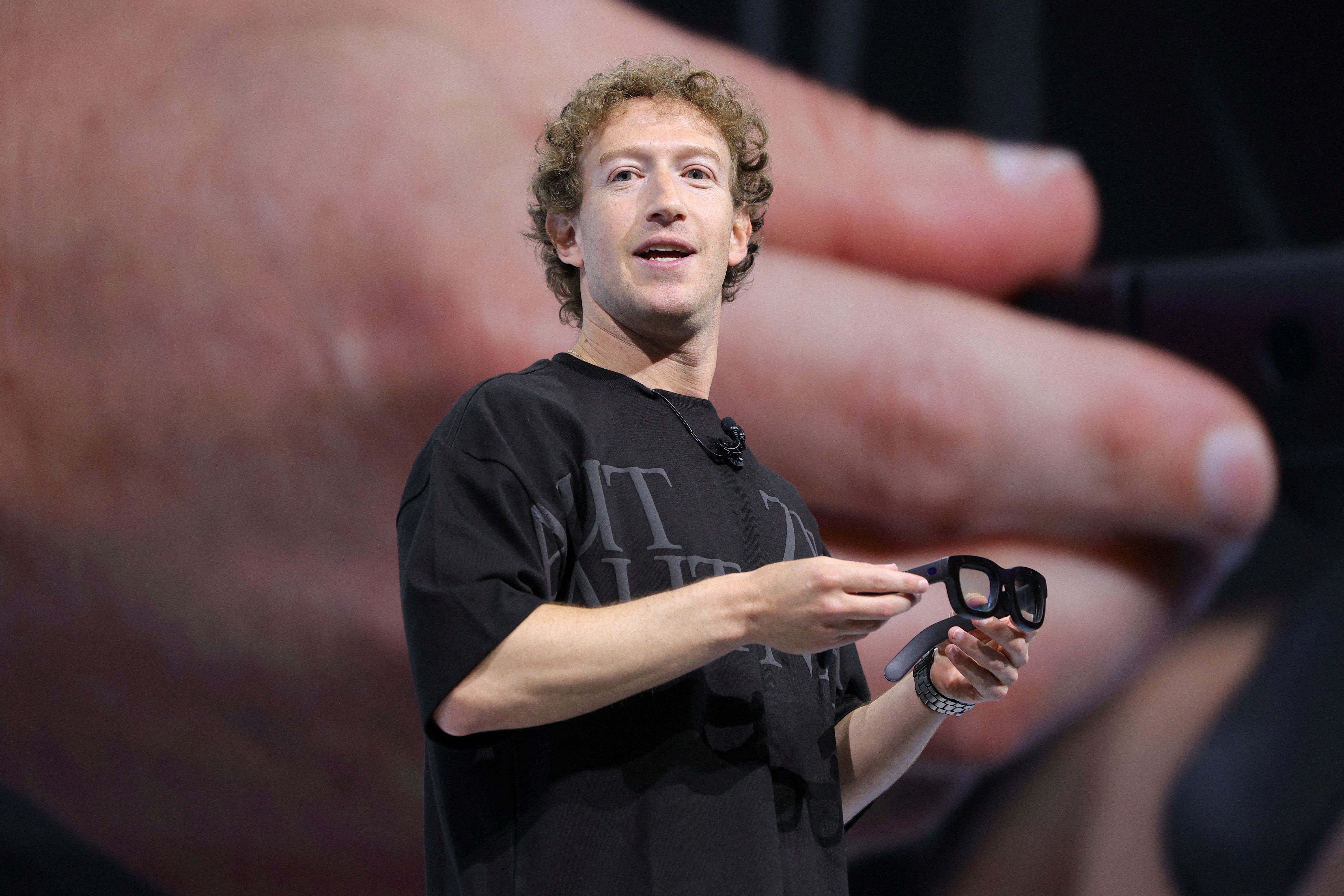Zuckerberg e a Meta Sob Fogo: Editoras Processam por Violação de Direitos Autorais