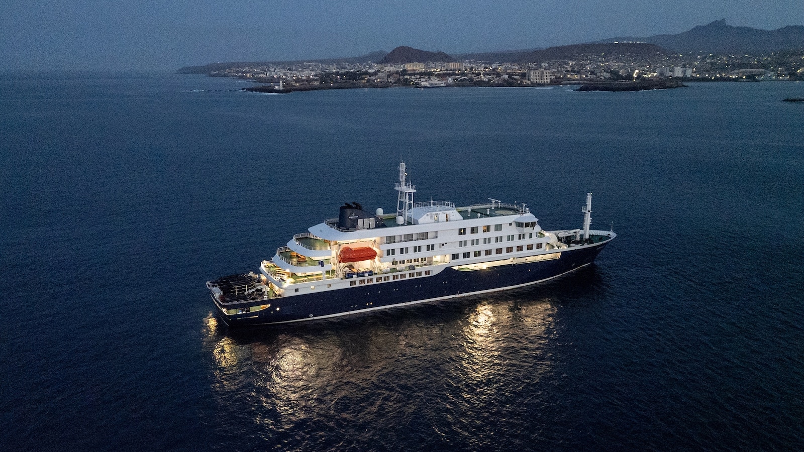 Hantavirus Alert: Health Crisis Aboard the MV Hondius Cruise Ship