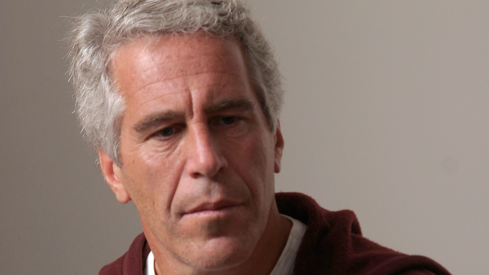 O Enigmático Adeus de Epstein: Revelações de uma Nota de Suicídio