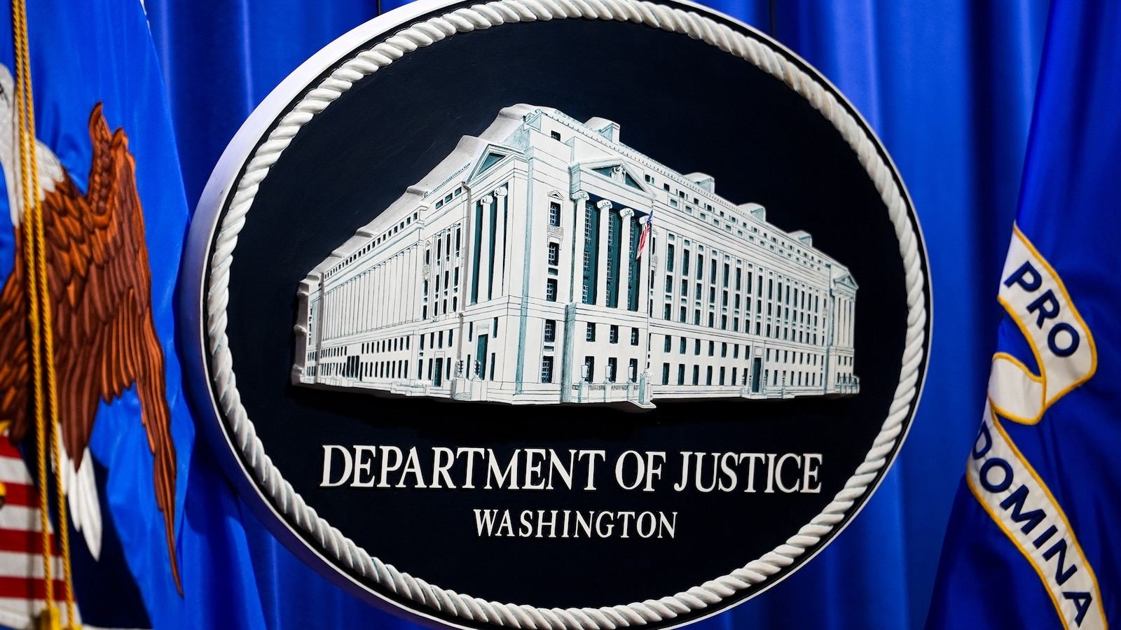 Investigação do DOJ sobre $2,6 bilhões em negociações de petróleo relacionadas à guerra do Irã