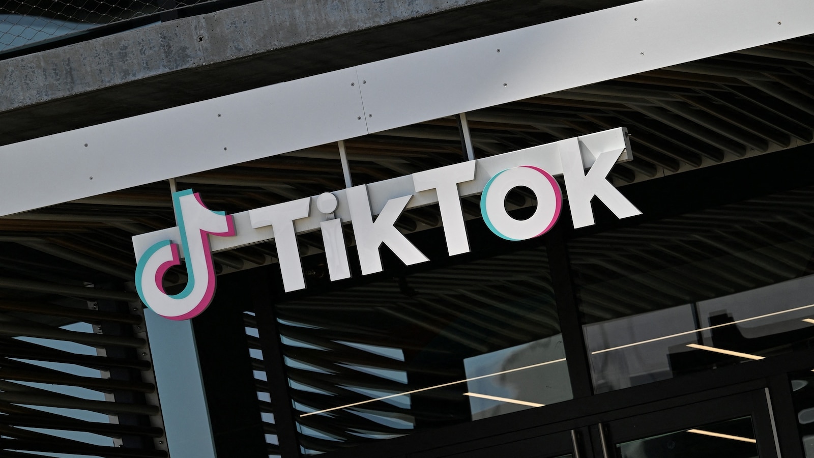 Trump Administration Considerando Acordo de $400 Milhões com o TikTok para 'Embelezamento' de D.C.