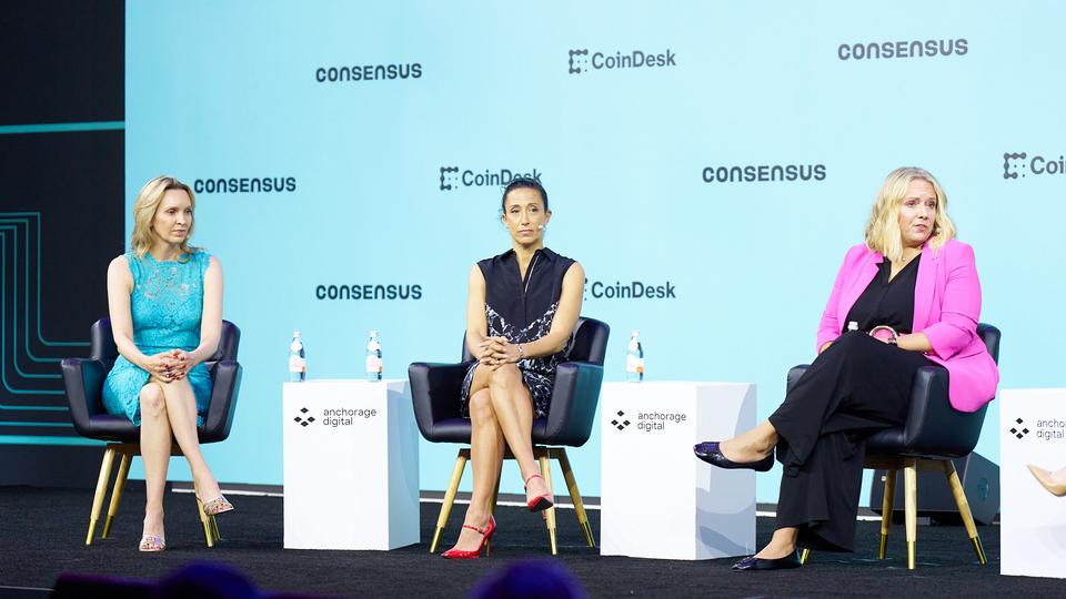Indústria de Criptomoedas Celebra Data de Marcação do Senado para o Ato de Clareza