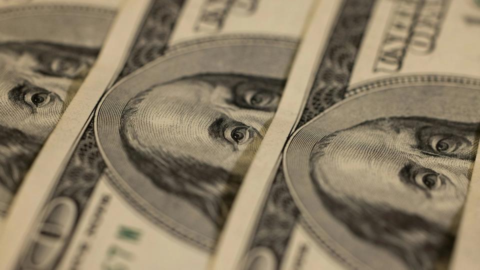 Mercados de Criptomoedas Estagnam antes de Dados de Inflação: XRP e SOL Recuam de Níveis de Preço Cruciais