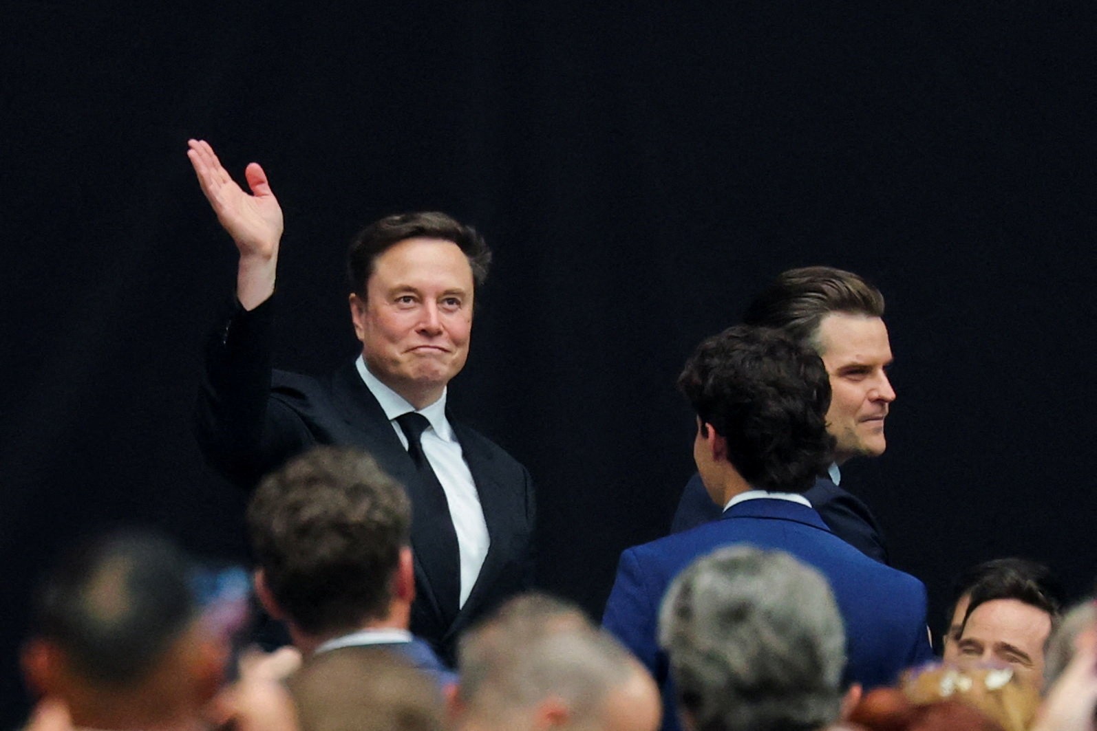 A Batalha pelo Controle da OpenAI: Sam Altman e Elon Musk em Conflito