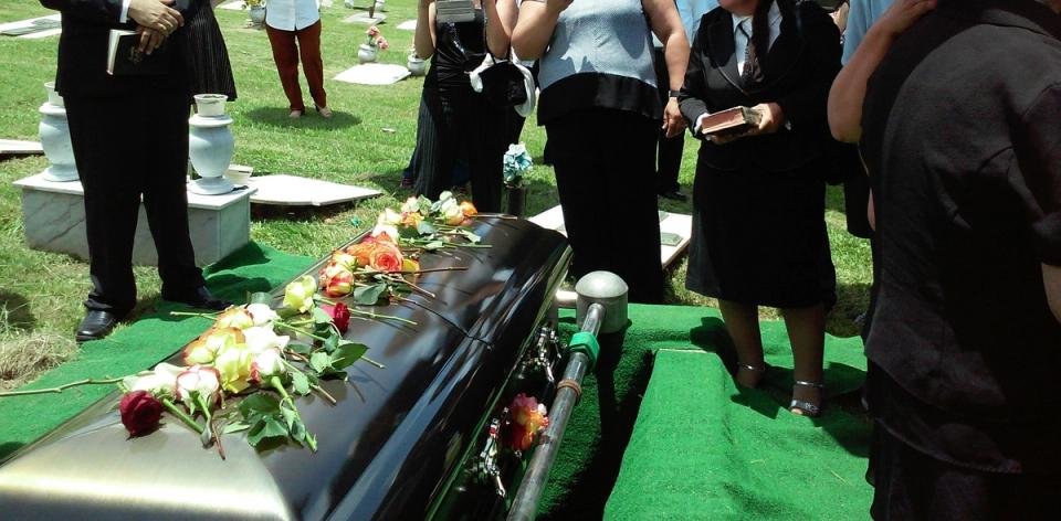 Serviço de Funeral da Coreia do Sul Revela Perda de $33 Milhões em Aposta de ETF de Ether Alavancada