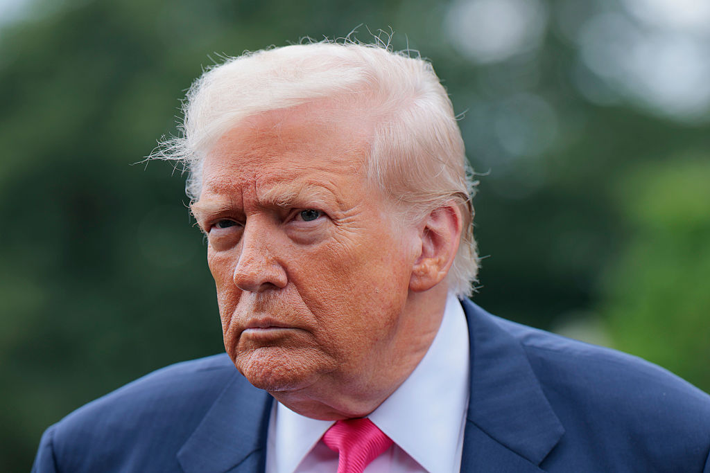 Trump Adia Ordem Executiva sobre Segurança da IA: Buscando um Caminho Melhor