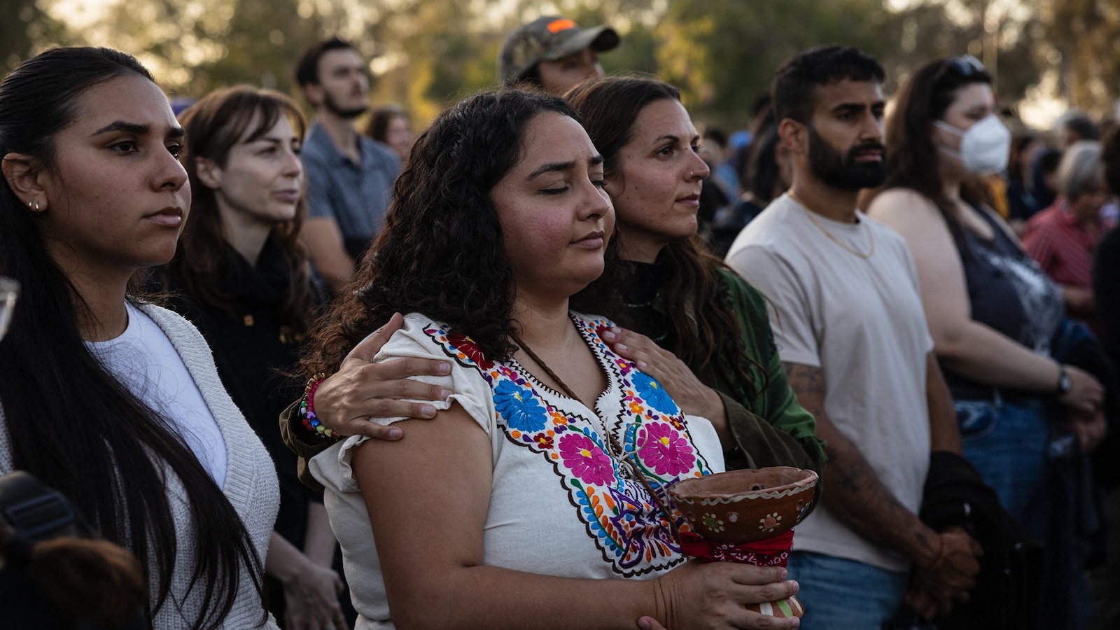 Reflexões de Dor e Arrependimento: A Reação da Família do Suspeito do Tiroteio na Mesquita de San Diego