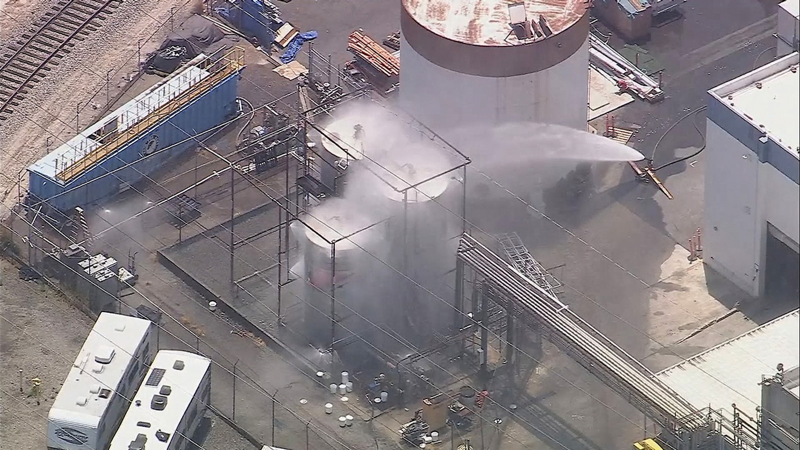 Evacuação em Massa em California: A Ameaça de Explosão Química e Seus Impactos
