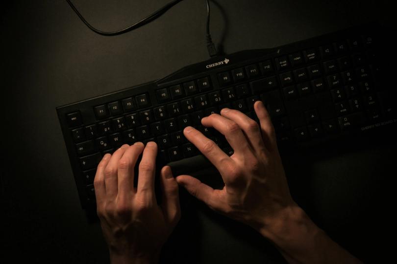Inteligência Artificial Acelerando a Ameaça Quântica: Um Novo Olhar Sobre a Segurança Digital