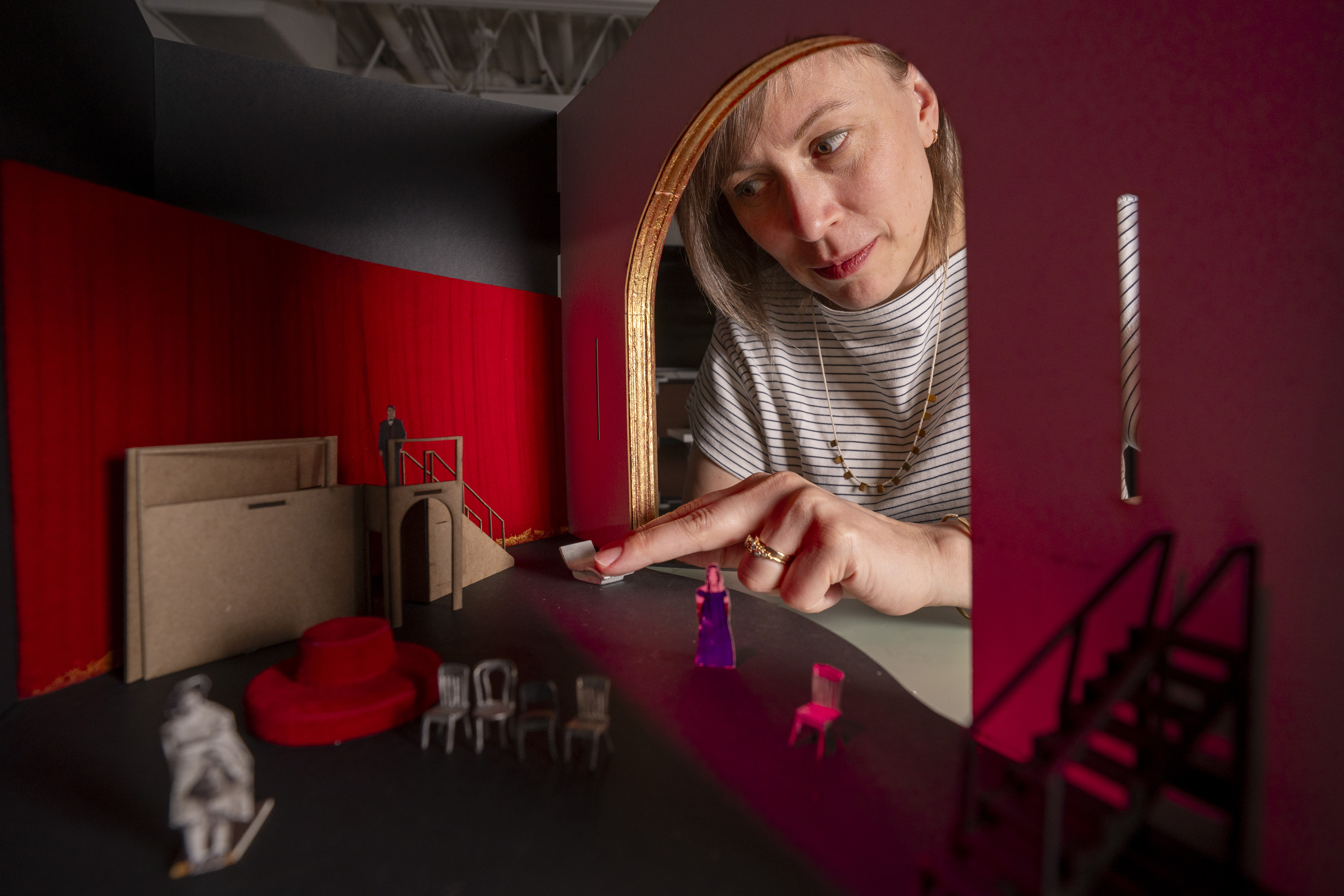 O Futuro do Design Teatral: Desenhando o Palco do Amanhã