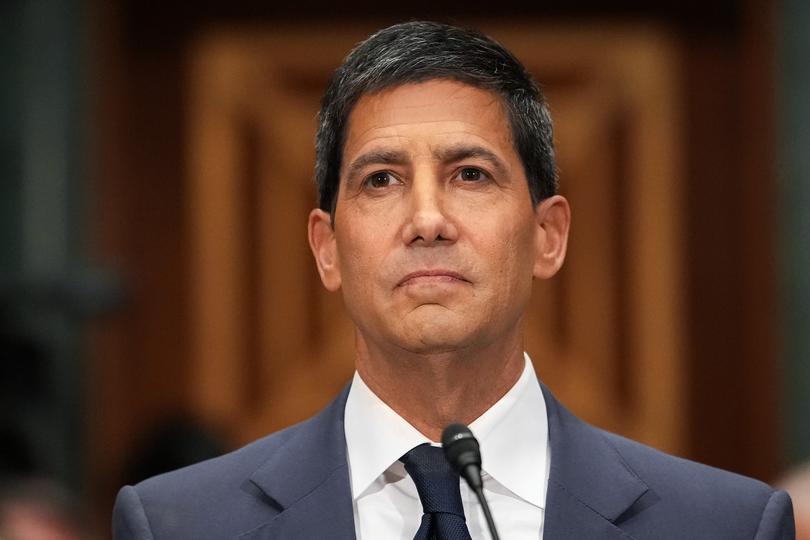 Bitcoin ETFs Enfrentam Desafios em Meio a Fluxos Bilionários de Saídas