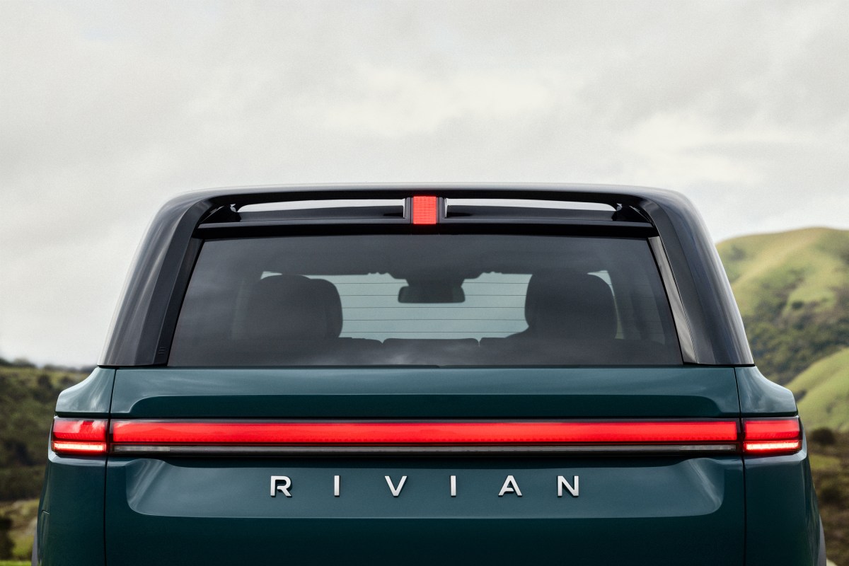 Rivian marca data de entrega do primeiro SUV R2 para 9 de junho