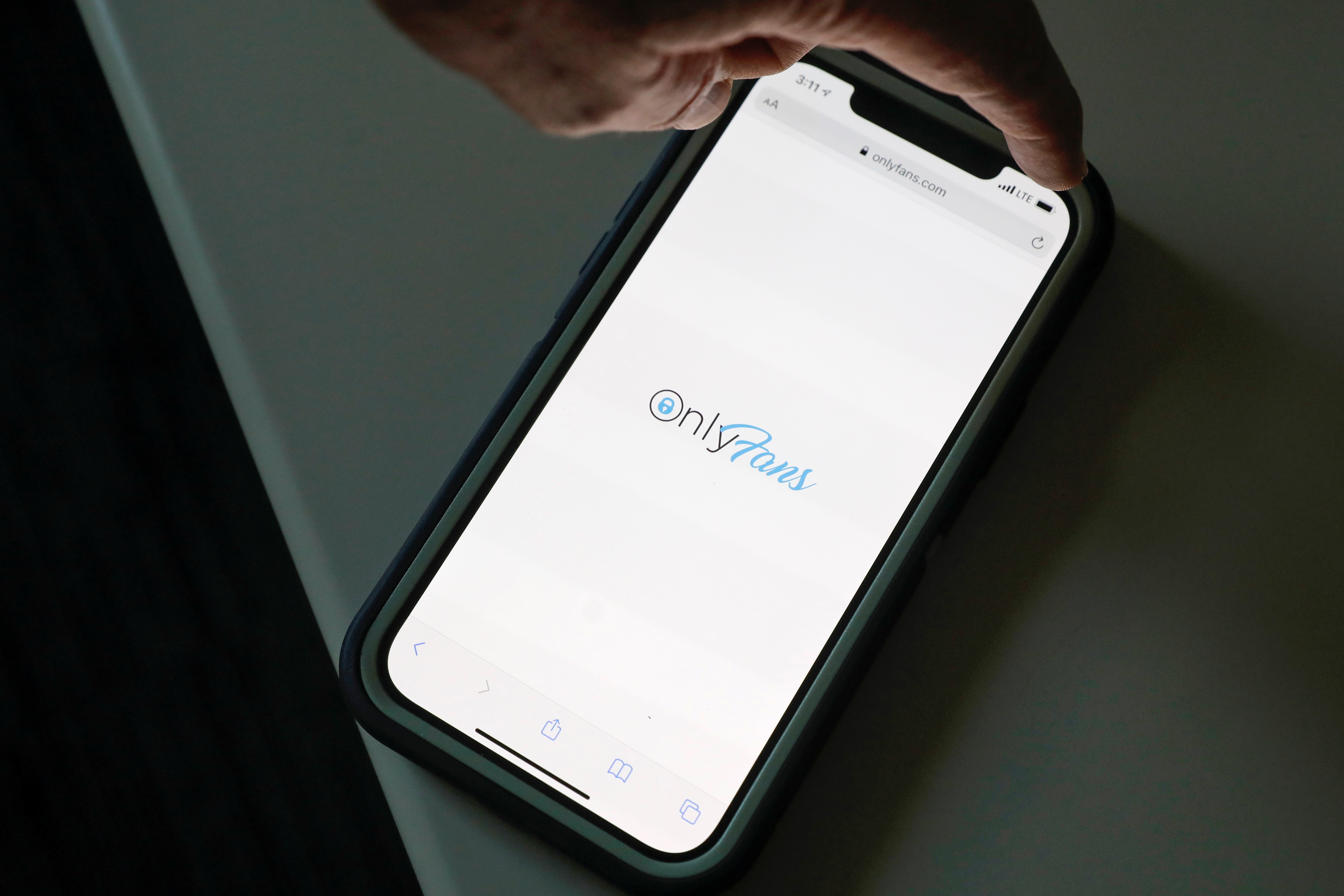 Acusações de Tráfico Humano em Caso Envolvendo OnlyFans na República Tcheca