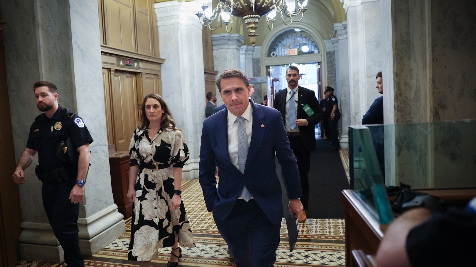 Desenvolvimento Político: O Fim do Fundo Antiprofissional de Armas no Governo Trump