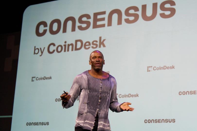 Hyperliquid Enfrenta Volatilidade Após Retirada de Arthur Hayes: Análise do Impacto nas Criptomoedas