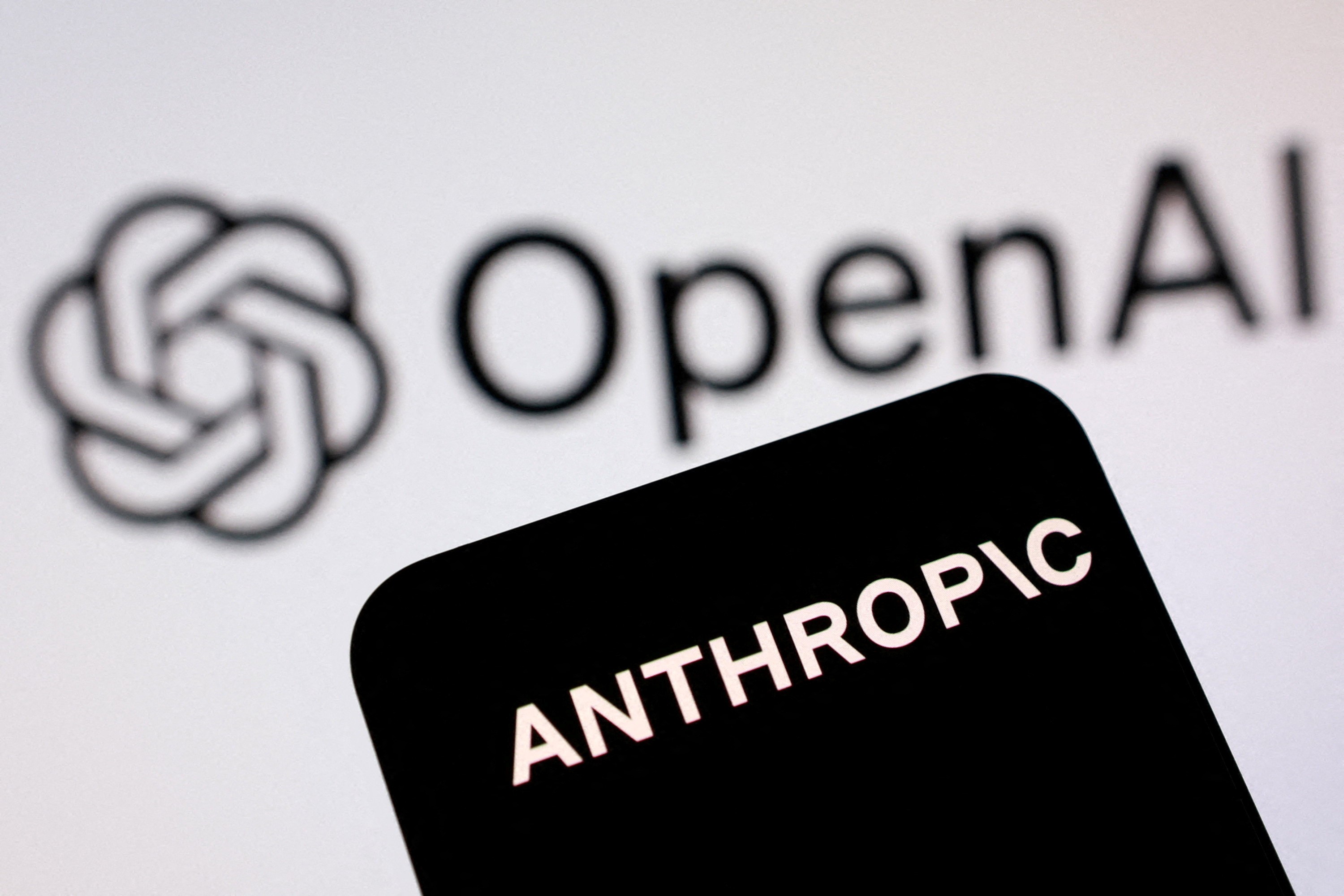 Antropocentrismo no Mundo da IA: A Corrida Bilionária por IPOs entre Anthropic e OpenAI