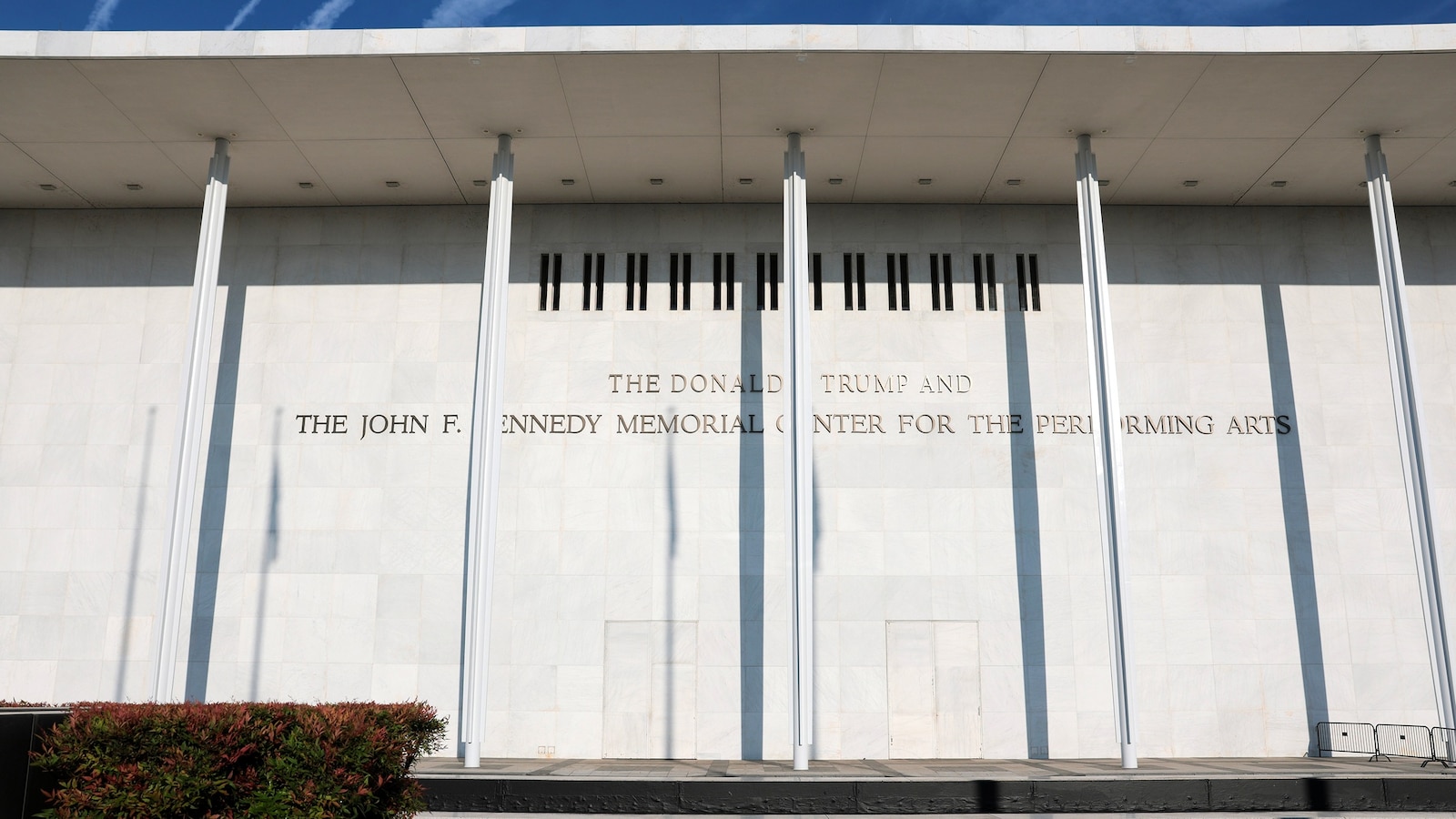 Juiz nega pedido de suspensão da ordem de renomeação do Kennedy Center