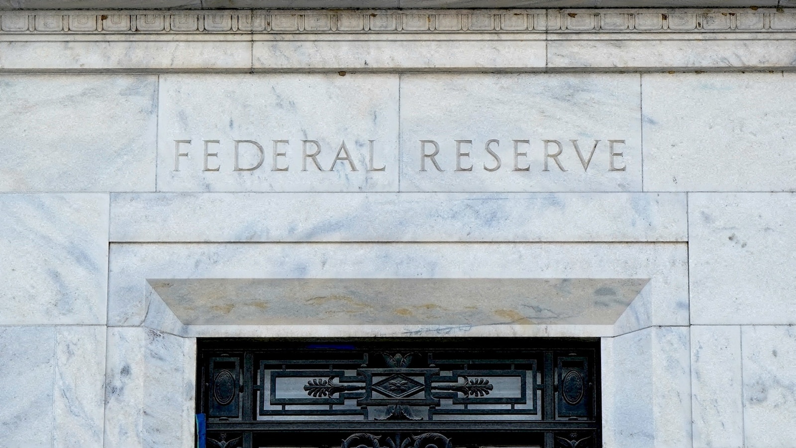 Federal Reserve Maintains Interest Rates as Inflation Peaks at Three-Year High