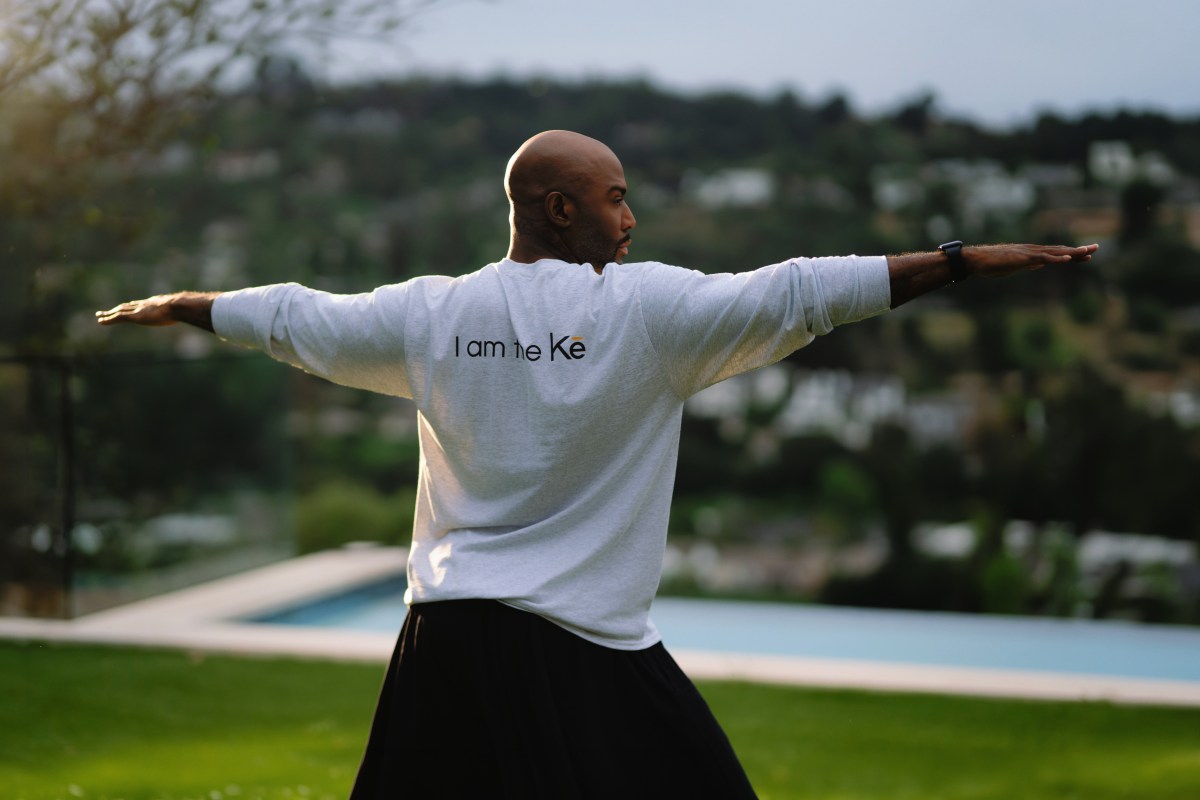 Karamo Brown Lança Kē: A Revolucionária App de Bem-Estar com Realidade Aumentada e AI