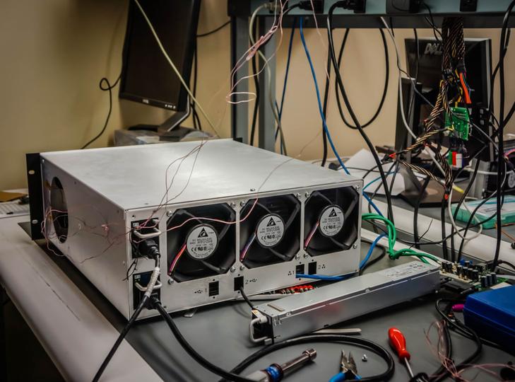 Mercados Ao Vivo: A Crise dos Mineradores de Bitcoin Ameaçada por Preços Abaixo do Custo de Mineração