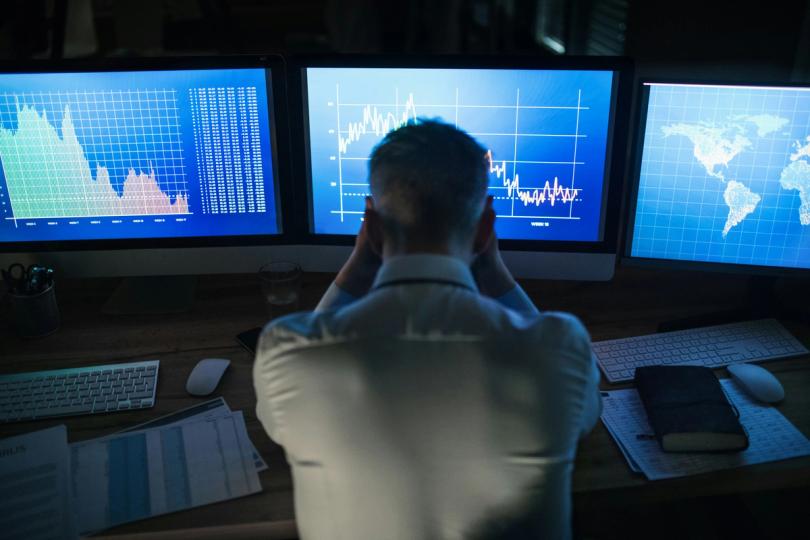 O Impacto dos Contratos Inteligentes e das Moedas DeFi na Queda do Bitcoin