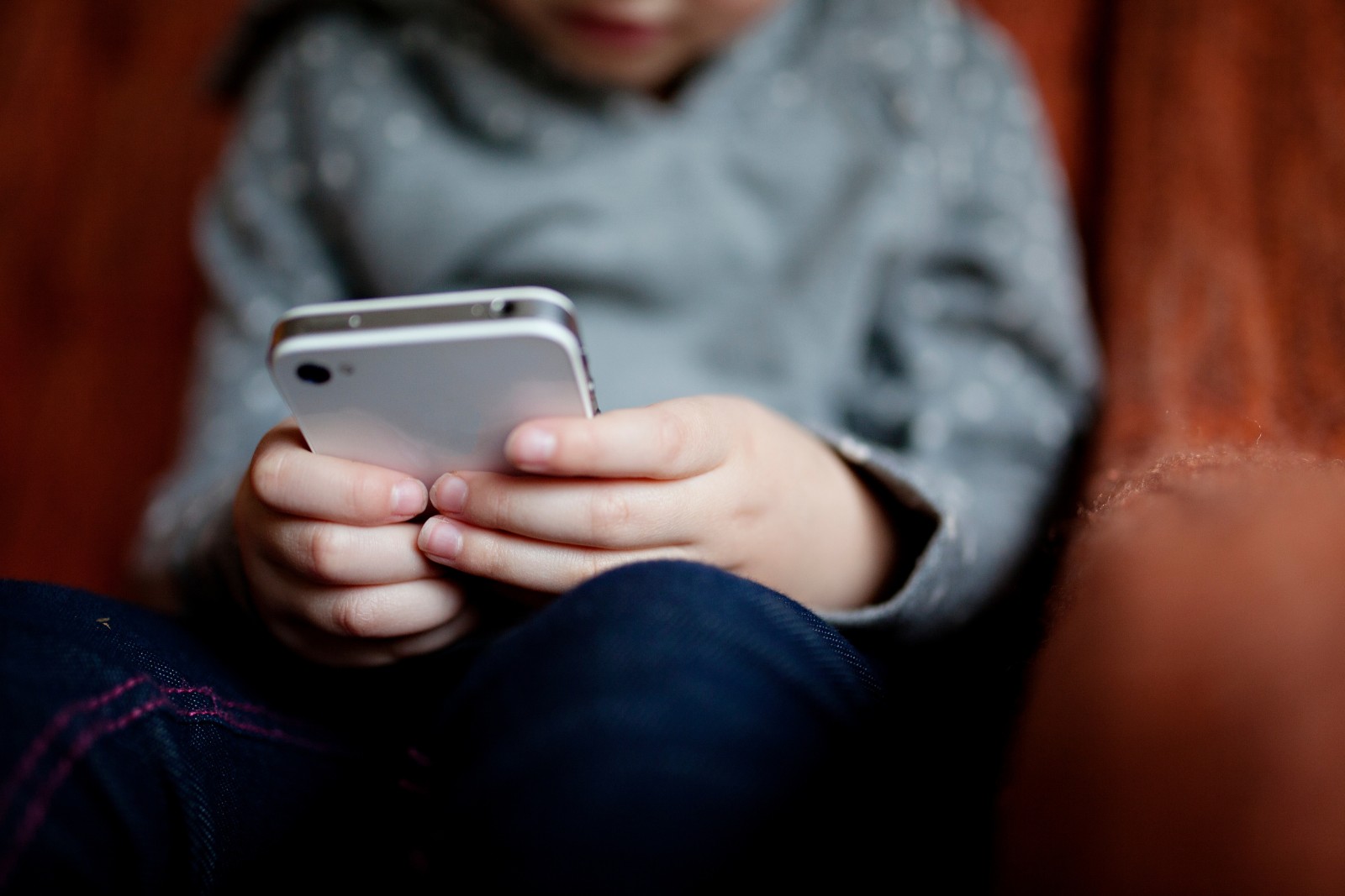 Governo Investiga Sites Pornográficos para Acesso de Menores de Idade