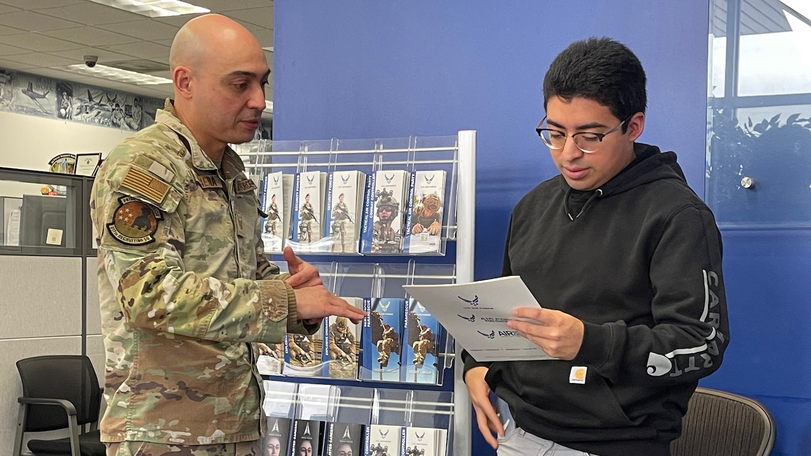 Recrutamento Militar: Motivos e Repercussões em Tempos de Mudança