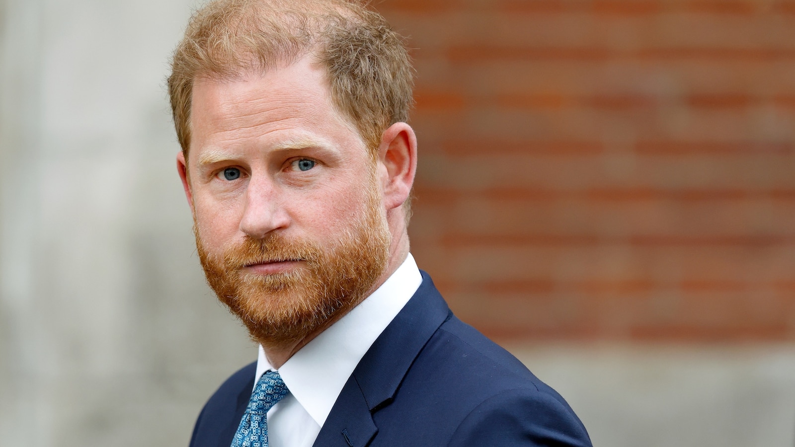 Príncipe Harry e Defensores Condenados a Pagar Quase US$ 13 Milhões em Caso de Tabloide do Reino Unido